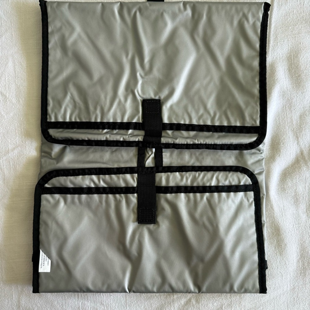 Kate Spade Veranda Place Patent Blossom Baby Diaper Bag Tote French Navy - Picture 8 of 10